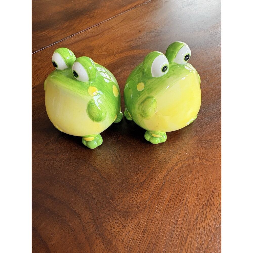 Toby The Toad Salt Pepper Shakers Derpy Frog Kitchen Decor Burton + Burton Kitch